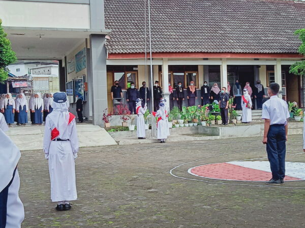 Upacara Bendera Tiap Hari Senin dan Peringatan Hari Bersejarah
